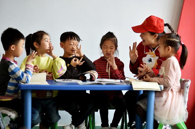 北大教授坦言:有出息的孩子,在8岁前,大多有1个意识、2点习惯休闲区蓝鸢梦想 - Www.slyday.coM 北大教授坦言:有出息的孩子,在8岁前,大多有1个意识、2点习惯休闲区蓝鸢梦想 - Www.slyday.coM