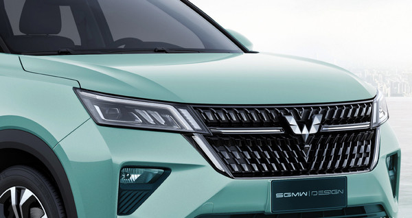 五菱首款银标SUV即将亮相上海车展 官图提前发布