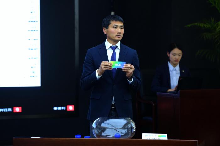 资料图:中国足协执委、国家队训练总监邵佳一 中国足协供图