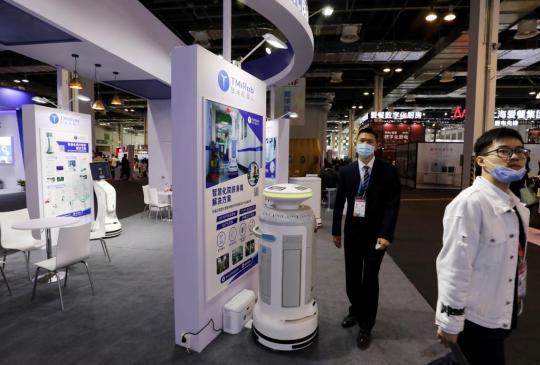 6分钟的“口红机”，机器人将耕作土地，将进行消毒，来到上海博览会体验高科技| 上海|机器人_新浪科技