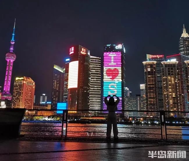 青岛独居女孩被陌生男子盯上!每天堵在路口搭讪!直到有一次,他悄悄跟到了家门口…休闲区蓝鸢梦想 - Www.slyday.coM 青岛独居女孩被陌生男子盯上!每天堵在路口搭讪!直到有一次,他悄悄跟到了家门口…休闲区蓝鸢梦想 - Www.slyday.coM