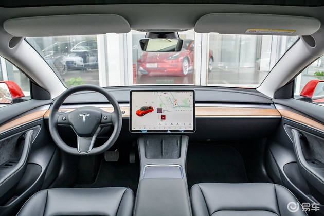 2021上海车展实拍销量王再升级实拍新款特斯拉model3