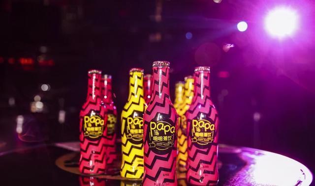 女孩被推销香水的陌生男子下药迷晕?一闻就倒的迷药根本不存在?休闲区蓝鸢梦想 - Www.slyday.coM 女孩被推销香水的陌生男子下药迷晕?一闻就倒的迷药根本不存在?休闲区蓝鸢梦想 - Www.slyday.coM