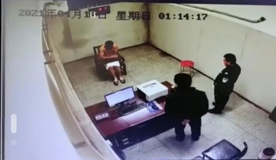 无耻!男子酒后猥亵朋友女儿,被抓时只围了一条毛巾…休闲区蓝鸢梦想 - Www.slyday.coM 无耻!男子酒后猥亵朋友女儿,被抓时只围了一条毛巾…休闲区蓝鸢梦想 - Www.slyday.coM