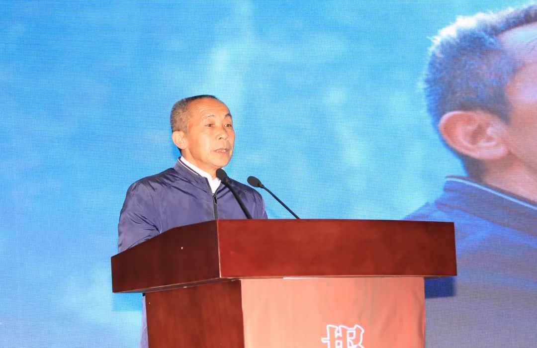 “就算我们穷十年苦十年,也要让下辈人过上好日子”