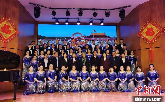 静乐县合唱团合影。 杨杰英 摄
