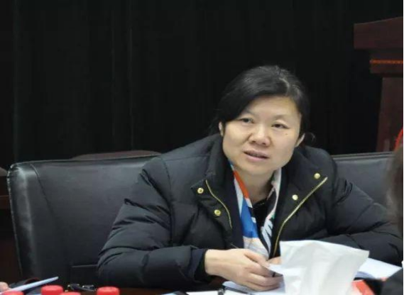 运钞枪支走火,押运员被同事击中身亡【三分钟法治新闻全知道】休闲区蓝鸢梦想 - Www.slyday.coM 运钞枪支走火,押运员被同事击中身亡【三分钟法治新闻全知道】休闲区蓝鸢梦想 - Www.slyday.coM