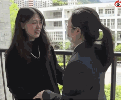 运钞枪支走火,押运员被同事击中身亡【三分钟法治新闻全知道】休闲区蓝鸢梦想 - Www.slyday.coM 运钞枪支走火,押运员被同事击中身亡【三分钟法治新闻全知道】休闲区蓝鸢梦想 - Www.slyday.coM