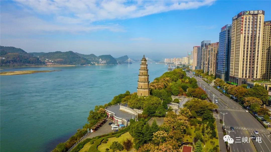 宜昌的花宜昌是一座美丽的花城一年四季 花团锦簇宜昌的美食没什么比