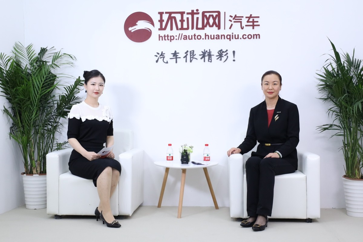 上汽大通MAXUS项芳：上汽大通MAXUS全新概念车MIFA亮相，展示未来智慧出行新篇章