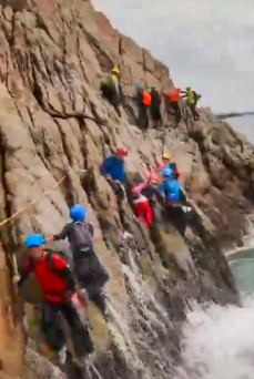 【法治热点早知道】男子在网吧被人下药,警方通过监控锁定嫌疑人,其下药目的令人不齿!休闲区蓝鸢梦想 - Www.slyday.coM 【法治热点早知道】男子在网吧被人下药,警方通过监控锁定嫌疑人,其下药目的令人不齿!休闲区蓝鸢梦想 - Www.slyday.coM