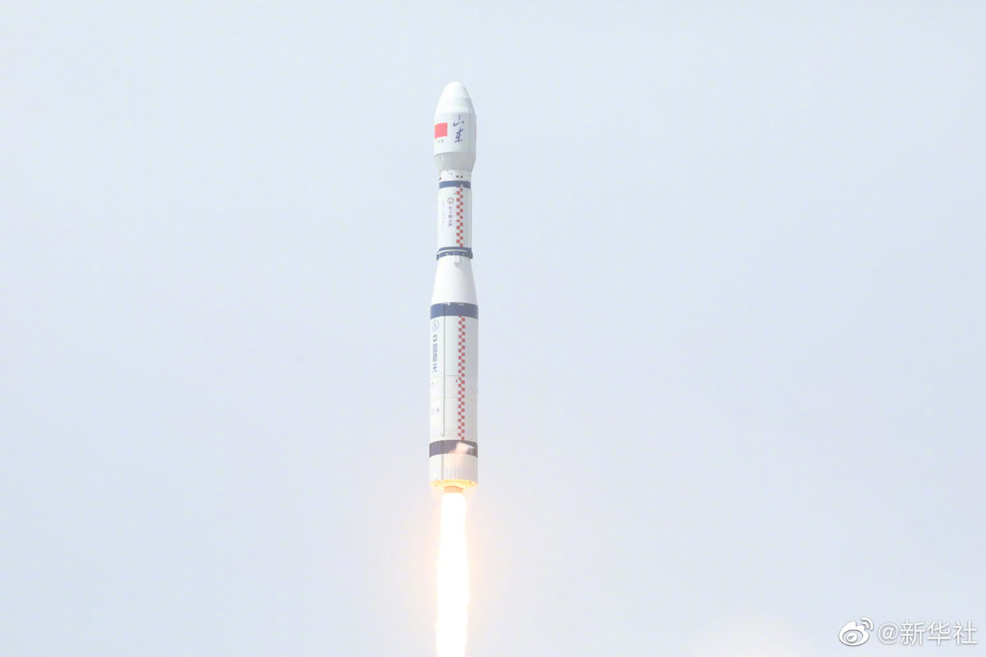 一箭九星:我国成功发射齐鲁一号等 9 颗商业卫星休闲区蓝鸢梦想 - Www.slyday.coM 一箭九星:我国成功发射齐鲁一号等 9 颗商业卫星休闲区蓝鸢梦想 - Www.slyday.coM