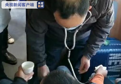 动车旅客突发疾病 遇上55名医生 上演“饱和式救援”!休闲区蓝鸢梦想 - Www.slyday.coM 动车旅客突发疾病 遇上55名医生 上演“饱和式救援”!休闲区蓝鸢梦想 - Www.slyday.coM