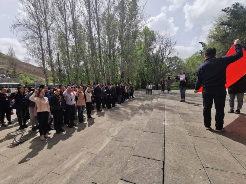 旅客列车上突发疾病 幸遇车上有55名华西医院共产党员休闲区蓝鸢梦想 - Www.slyday.coM 旅客列车上突发疾病 幸遇车上有55名华西医院共产党员休闲区蓝鸢梦想 - Www.slyday.coM