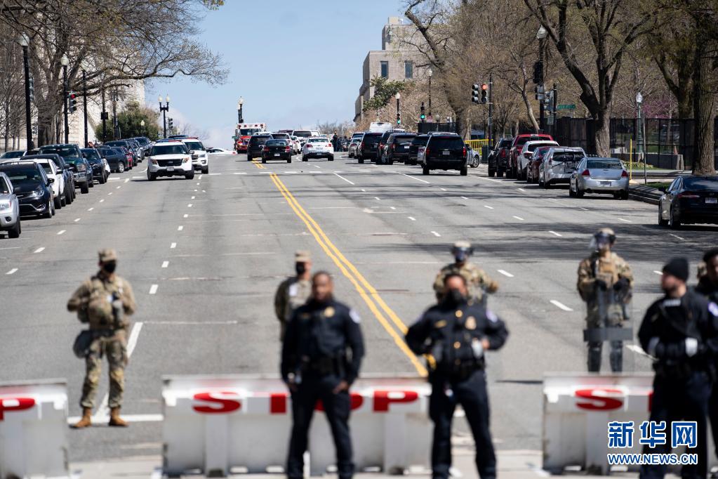 美国国会附近发生袭警事件造成两死一伤【图】休闲区蓝鸢梦想 - Www.slyday.coM 美国国会附近发生袭警事件造成两死一伤【图】休闲区蓝鸢梦想 - Www.slyday.coM
