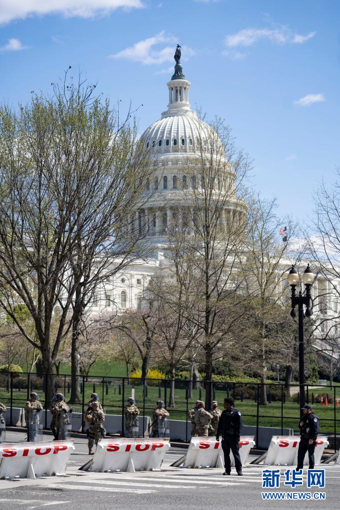 美国国会附近发生袭警事件造成两死一伤【图】休闲区蓝鸢梦想 - Www.slyday.coM 美国国会附近发生袭警事件造成两死一伤【图】休闲区蓝鸢梦想 - Www.slyday.coM