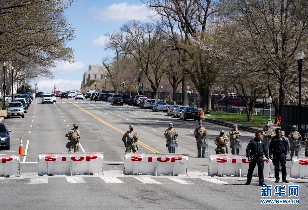 美国国会附近发生袭警事件造成两死一伤【图】休闲区蓝鸢梦想 - Www.slyday.coM 美国国会附近发生袭警事件造成两死一伤【图】休闲区蓝鸢梦想 - Www.slyday.coM