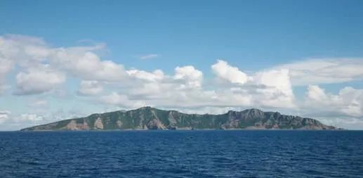 钓鱼岛正面全景图(中国钓鱼岛数字博物馆)