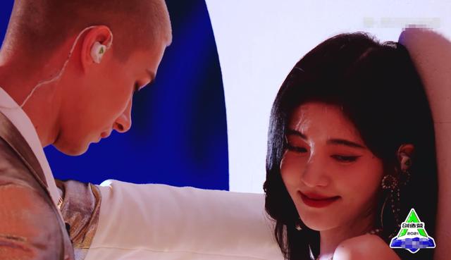 《创4》三公未播先火,赞多公主抱晓彤,米卡壁咚鞠婧祎画面绝了休闲区蓝鸢梦想 - Www.slyday.coM 《创4》三公未播先火,赞多公主抱晓彤,米卡壁咚鞠婧祎画面绝了休闲区蓝鸢梦想 - Www.slyday.coM