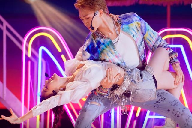 《创4》三公未播先火,赞多公主抱晓彤,米卡壁咚鞠婧祎画面绝了休闲区蓝鸢梦想 - Www.slyday.coM 《创4》三公未播先火,赞多公主抱晓彤,米卡壁咚鞠婧祎画面绝了休闲区蓝鸢梦想 - Www.slyday.coM