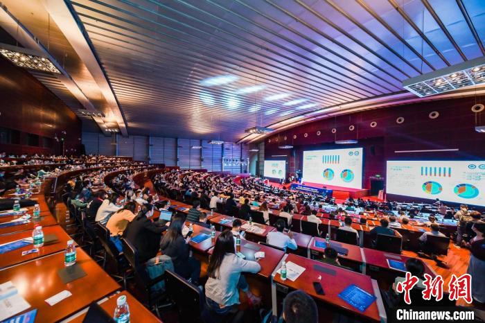 《深圳市机器人产业发展白皮书(2020年)》发布现场。 深圳先进供图