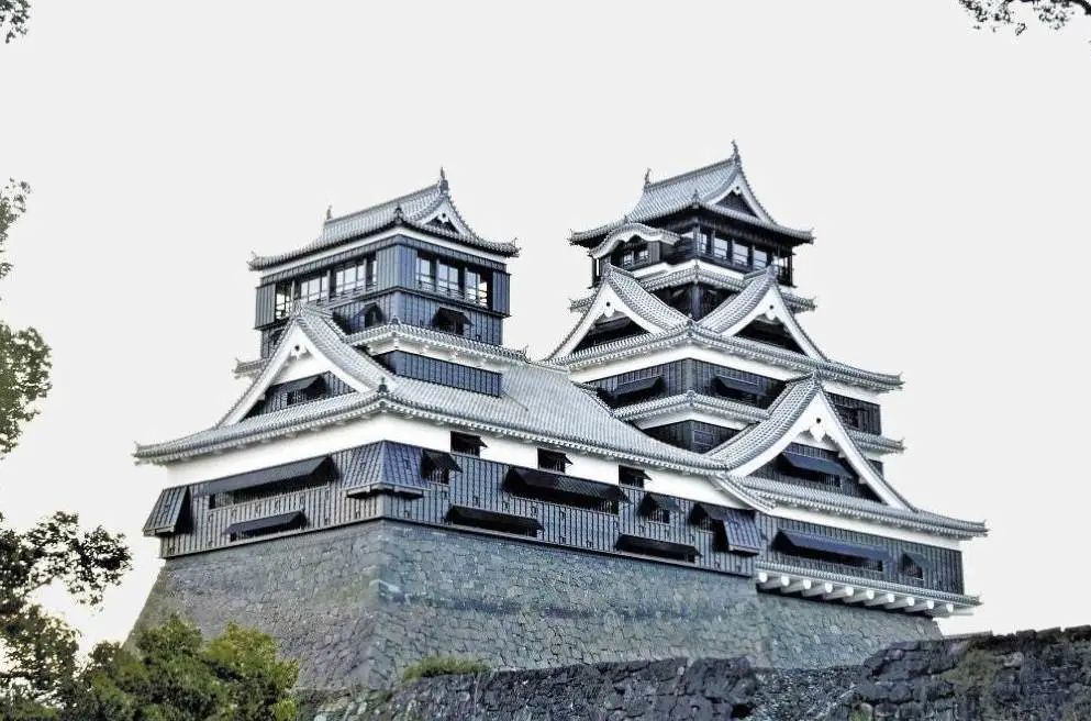 daily|兰州水墨丹霞景区即将营业,日本熊本城天守阁4月底重新开放