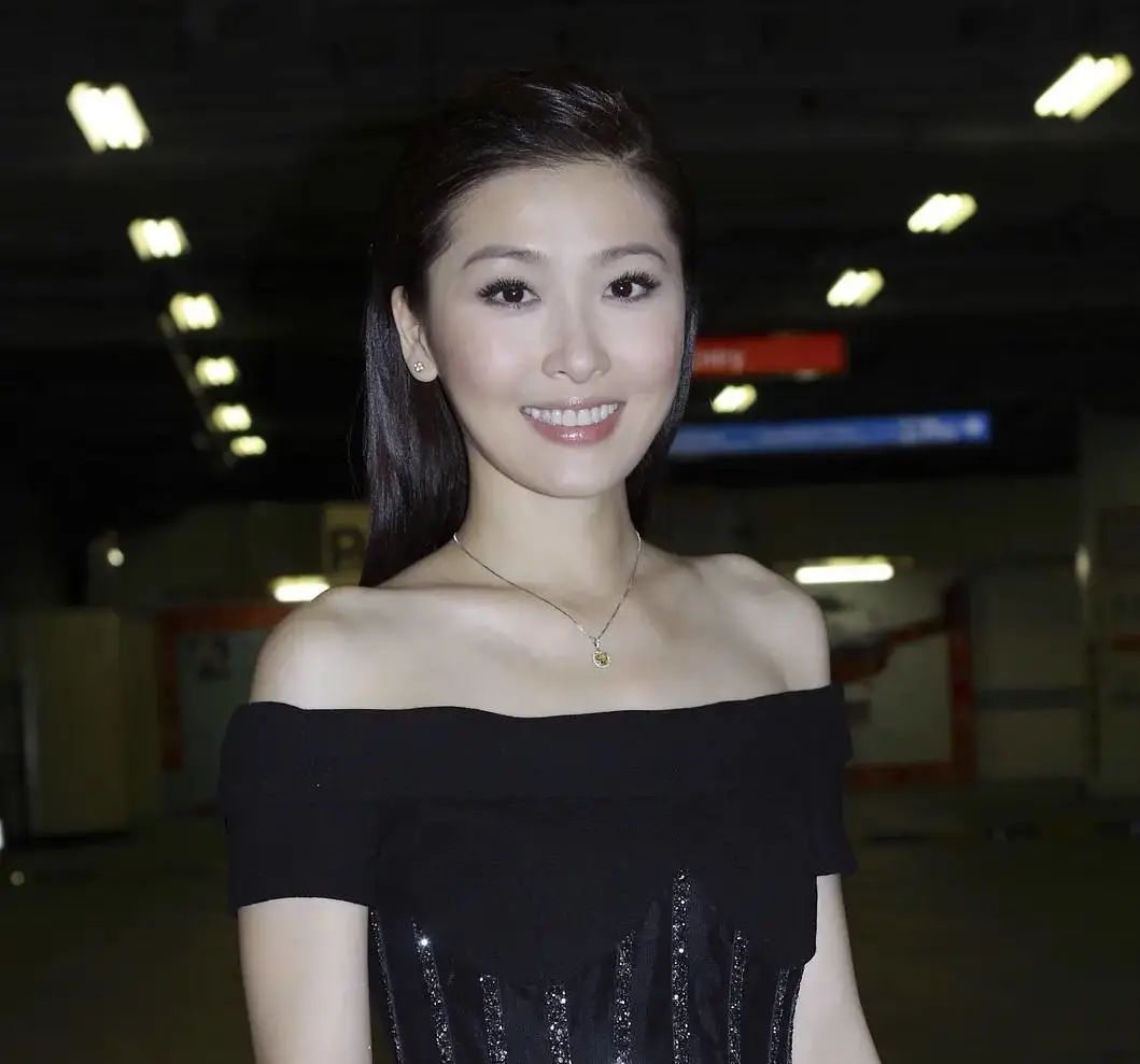 恭喜!41岁TVB前当家花旦迎来人生第一个母亲节,儿子将满一岁开始长牙休闲区蓝鸢梦想 - Www.slyday.coM 恭喜!41岁TVB前当家花旦迎来人生第一个母亲节,儿子将满一岁开始长牙休闲区蓝鸢梦想 - Www.slyday.coM