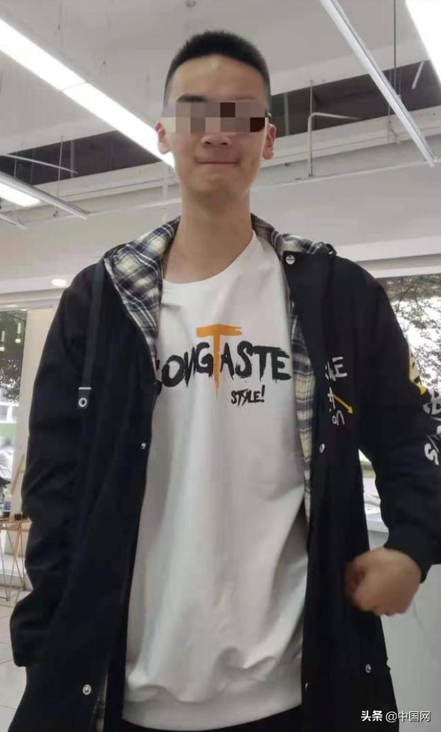 成都49中学生坠亡,其母称“有多个疑问”,警方回应:还在深入调查休闲区蓝鸢梦想 - Www.slyday.coM 成都49中学生坠亡,其母称“有多个疑问”,警方回应:还在深入调查休闲区蓝鸢梦想 - Www.slyday.coM