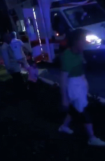 电梯里突然起火!3秒内烧伤多人,包括一名婴儿!你家小区电动车进电梯了么?休闲区蓝鸢梦想 - Www.slyday.coM 电梯里突然起火!3秒内烧伤多人,包括一名婴儿!你家小区电动车进电梯了么?休闲区蓝鸢梦想 - Www.slyday.coM