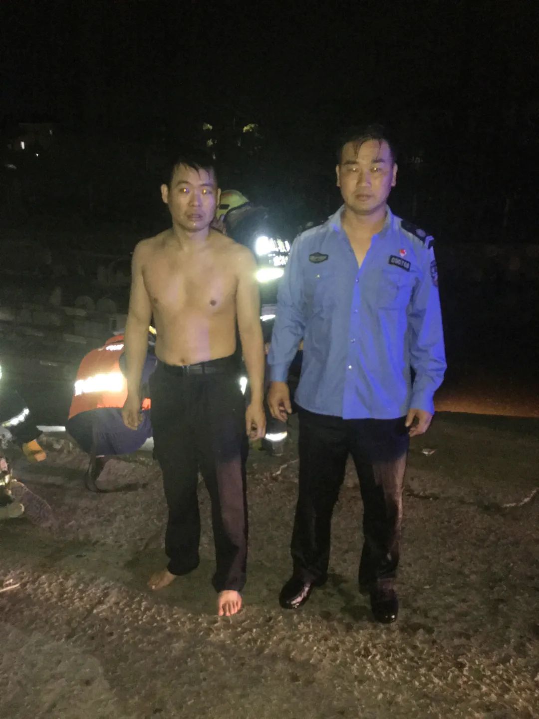 深夜,杭州街头一声巨响,2分钟生死救援随即展开…休闲区蓝鸢梦想 - Www.slyday.coM 深夜,杭州街头一声巨响,2分钟生死救援随即展开…休闲区蓝鸢梦想 - Www.slyday.coM