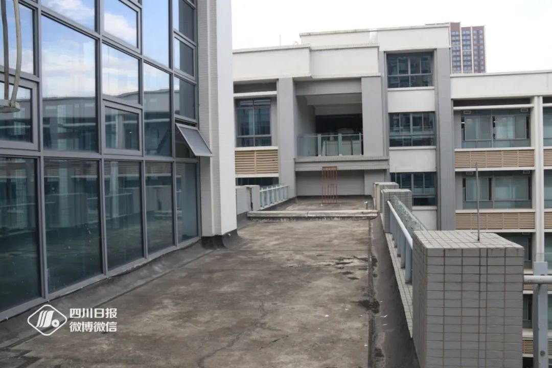 监控视频公布!还原成都49中学生坠亡事件时间线休闲区蓝鸢梦想 - Www.slyday.coM 监控视频公布!还原成都49中学生坠亡事件时间线休闲区蓝鸢梦想 - Www.slyday.coM
