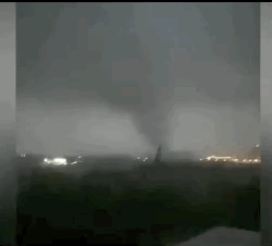 7死239伤!一天内苏州、武汉遭龙卷风袭击,亲历者讲述休闲区蓝鸢梦想 - Www.slyday.coM 7死239伤!一天内苏州、武汉遭龙卷风袭击,亲历者讲述休闲区蓝鸢梦想 - Www.slyday.coM