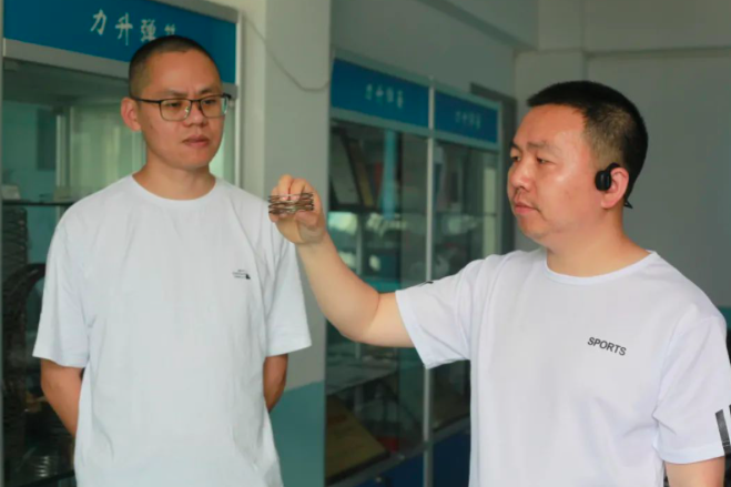 “天问一号”着陆火星 顶住强烈震颤的“秘密武器”来自这家温企休闲区蓝鸢梦想 - Www.slyday.coM “天问一号”着陆火星 顶住强烈震颤的“秘密武器”来自这家温企休闲区蓝鸢梦想 - Www.slyday.coM