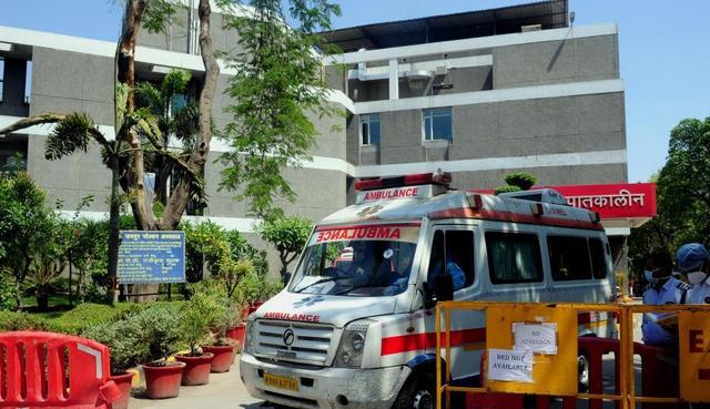 水面浮尸还不够!印度恒河岸边再出现五百多具尸体,死因仍然是谜休闲区蓝鸢梦想 - Www.slyday.coM 水面浮尸还不够!印度恒河岸边再出现五百多具尸体,死因仍然是谜休闲区蓝鸢梦想 - Www.slyday.coM