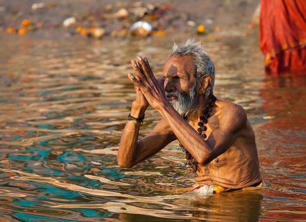 水面浮尸还不够!印度恒河岸边再出现五百多具尸体,死因仍然是谜休闲区蓝鸢梦想 - Www.slyday.coM 水面浮尸还不够!印度恒河岸边再出现五百多具尸体,死因仍然是谜休闲区蓝鸢梦想 - Www.slyday.coM