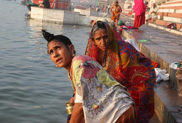 水面浮尸还不够!印度恒河岸边再出现五百多具尸体,死因仍然是谜休闲区蓝鸢梦想 - Www.slyday.coM 水面浮尸还不够!印度恒河岸边再出现五百多具尸体,死因仍然是谜休闲区蓝鸢梦想 - Www.slyday.coM