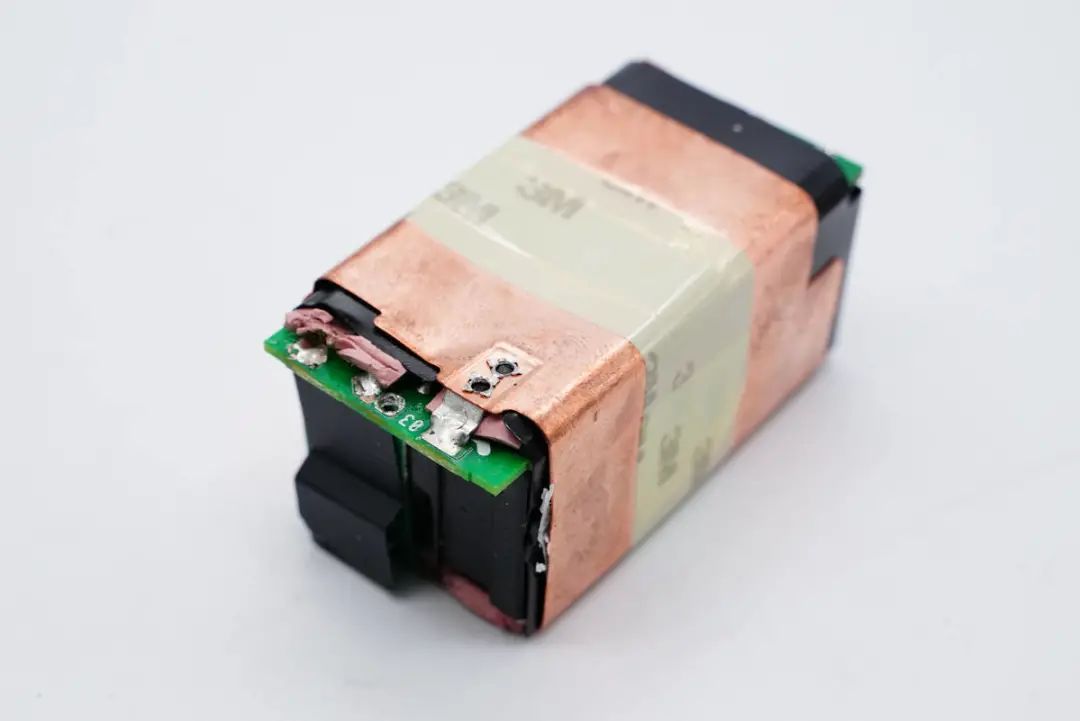 什么是电容器和变压器 c5d9-kpptear6769326.jpg