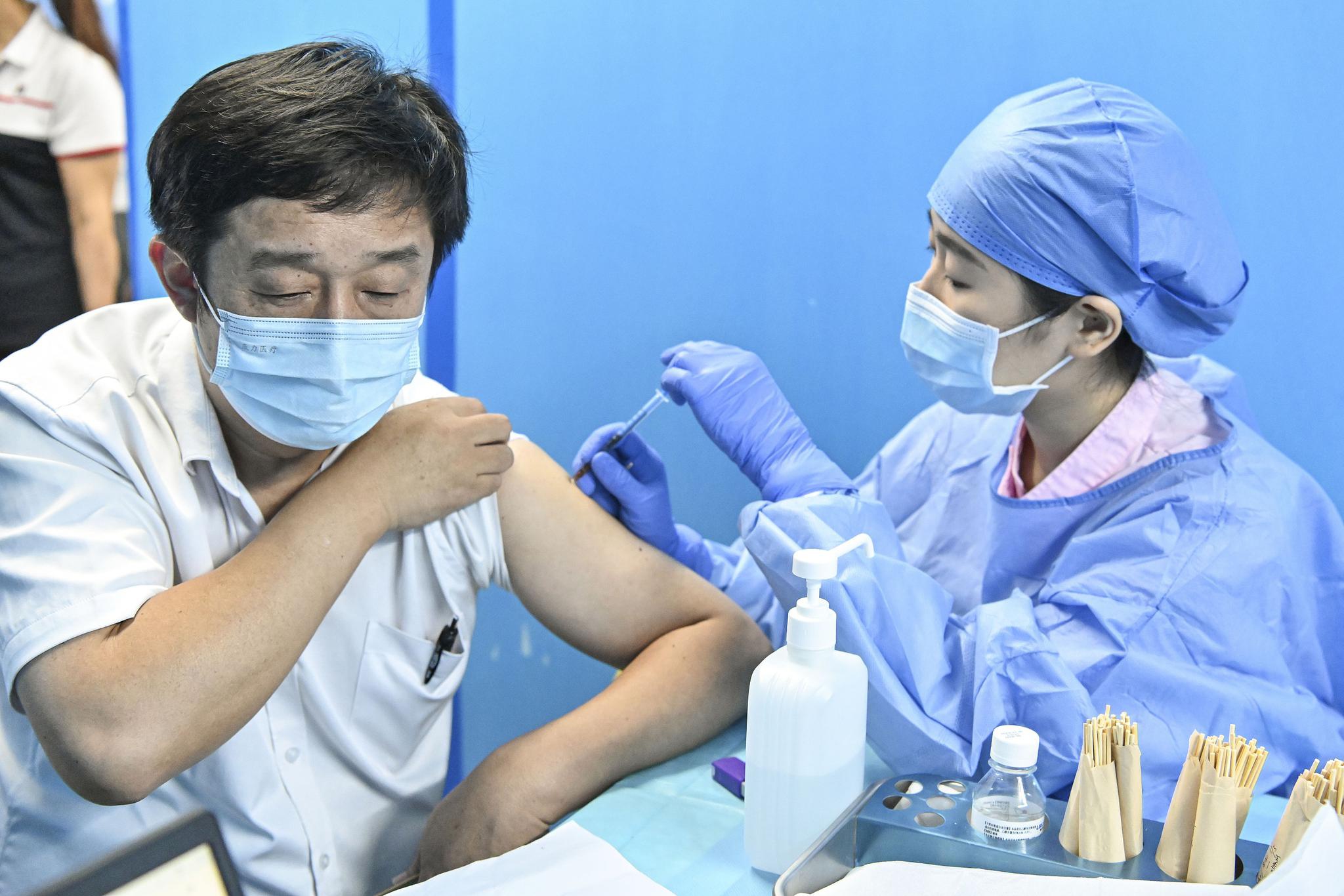 不同厂家生产的新冠病毒疫苗可以“混打”吗？钟南山：中国疫苗的接种率还远远不够_深圳新闻网