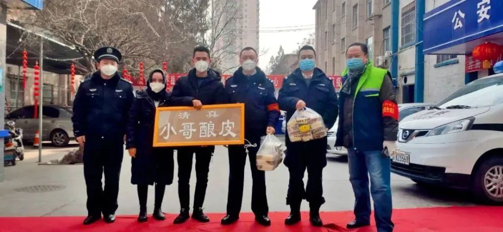 这一幕全网泪奔!90岁老人对着遗像亲吻,竟因为…休闲区蓝鸢梦想 - Www.slyday.coM 这一幕全网泪奔!90岁老人对着遗像亲吻,竟因为…休闲区蓝鸢梦想 - Www.slyday.coM