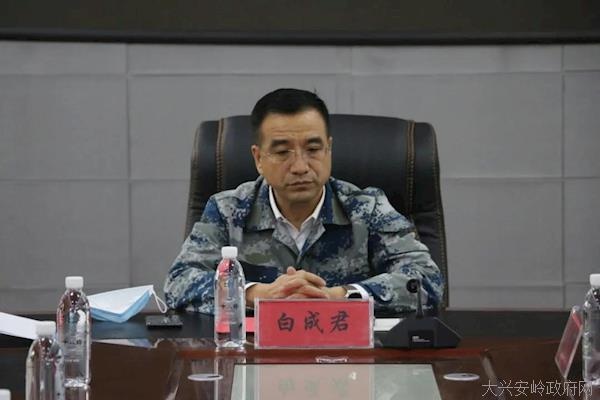 行署副专员白成君深入呼玛县督导检查森林防火五月攻坚战役第三阶段