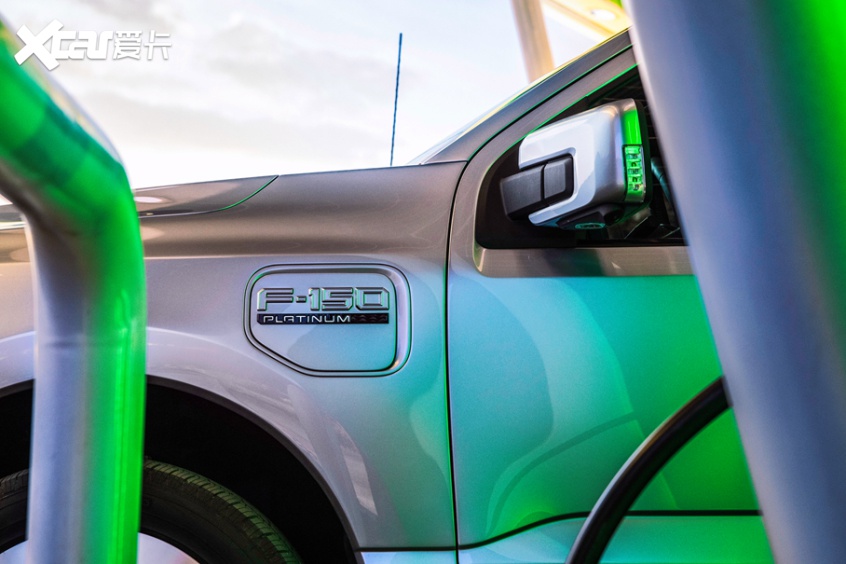 传奇皮卡触电 福特F-150 Lightning图解