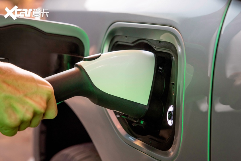 传奇皮卡触电 福特F-150 Lightning图解