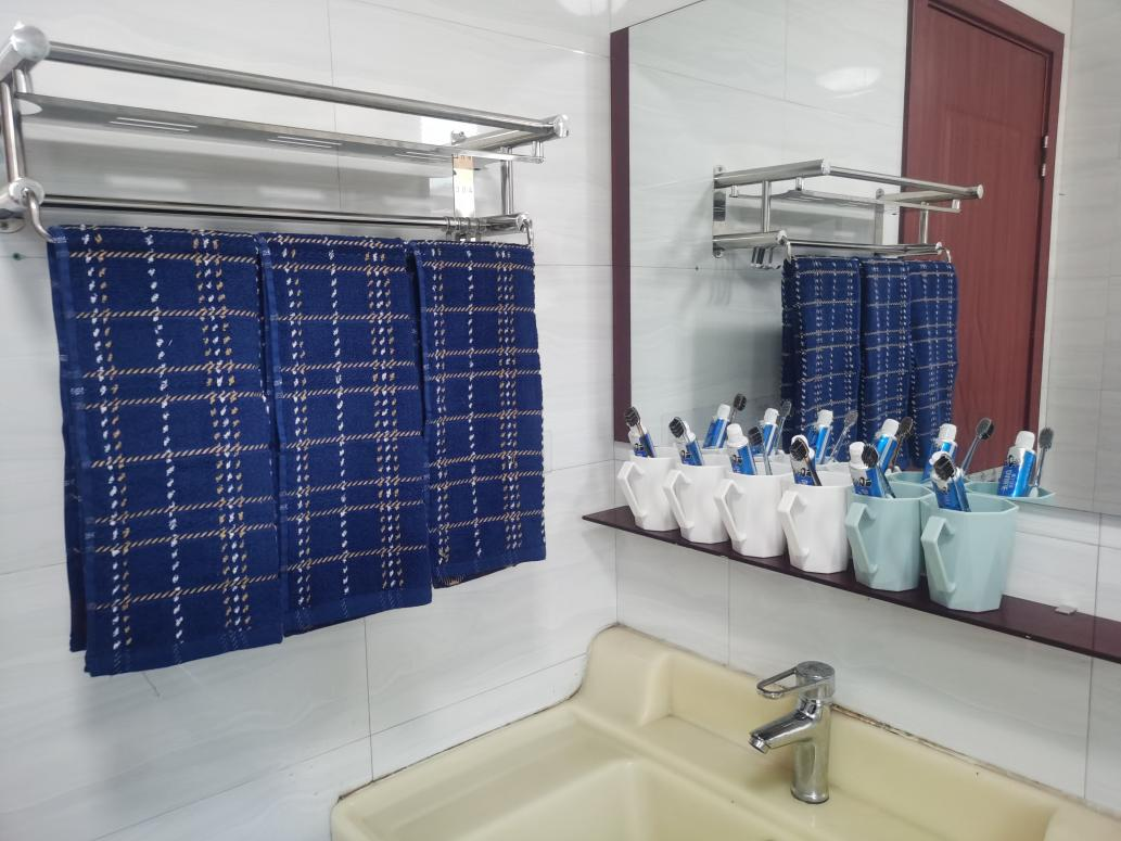 退伍不褪色!来看看6名退伍大学生的寝室休闲区蓝鸢梦想 - Www.slyday.coM 退伍不褪色!来看看6名退伍大学生的寝室休闲区蓝鸢梦想 - Www.slyday.coM