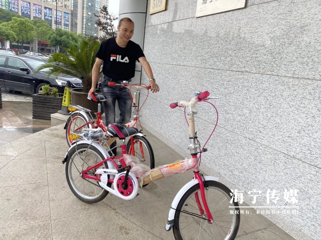 不到1天,一抢而空!有海宁人冒雨送来,还有人一口气认领10个…休闲区蓝鸢梦想 - Www.slyday.coM 不到1天,一抢而空!有海宁人冒雨送来,还有人一口气认领10个…休闲区蓝鸢梦想 - Www.slyday.coM