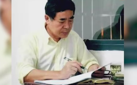 女子骑电动车玩手机撞上宾利后逃逸,车主:维修费预计得十几万休闲区蓝鸢梦想 - Www.slyday.coM 女子骑电动车玩手机撞上宾利后逃逸,车主:维修费预计得十几万休闲区蓝鸢梦想 - Www.slyday.coM