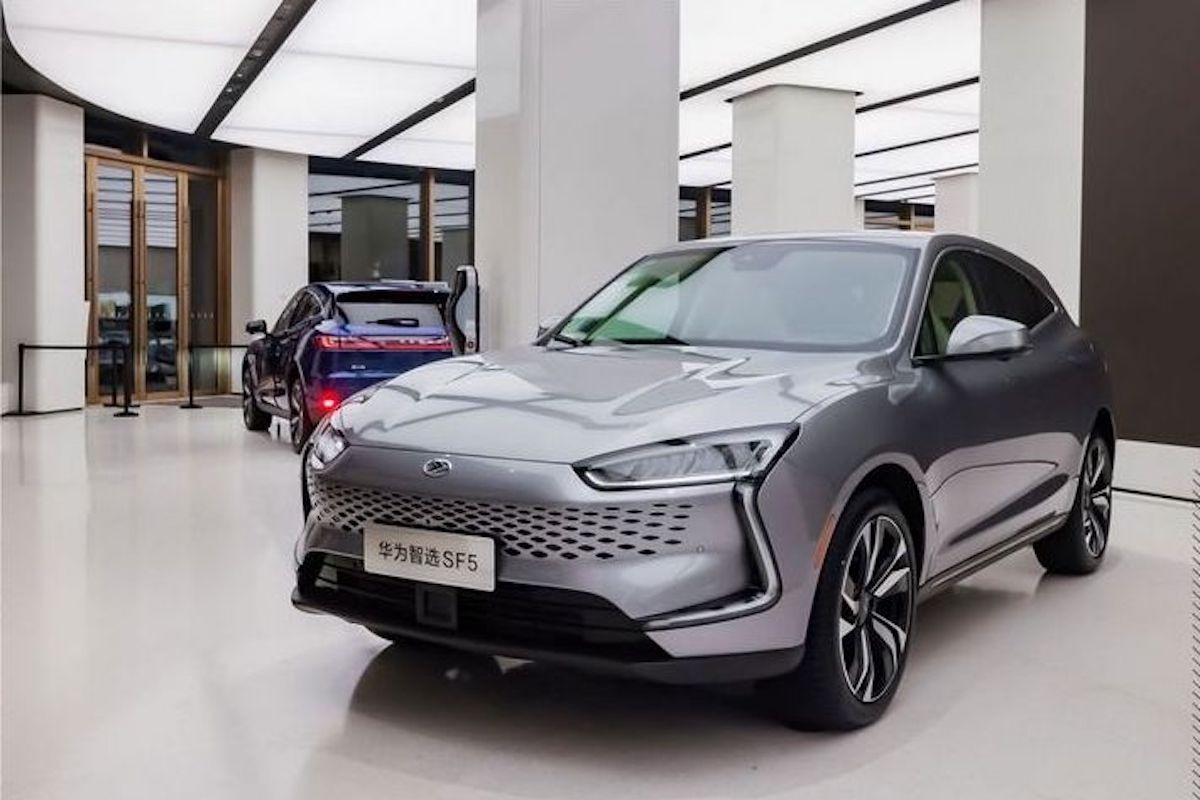 21.68万元起售 赛力斯华为智选SF5交付首批用户