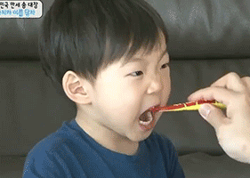 给宝宝刷牙像打仗,如何让他乖乖配合?休闲区蓝鸢梦想 - Www.slyday.coM 给宝宝刷牙像打仗,如何让他乖乖配合?休闲区蓝鸢梦想 - Www.slyday.coM