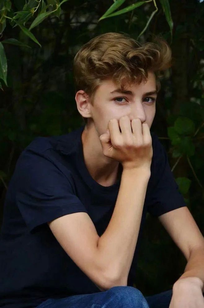 中年颜值杀手不是发福,是发腮休闲区蓝鸢梦想 - Www.slyday.coM 中年颜值杀手不是发福,是发腮休闲区蓝鸢梦想 - Www.slyday.coM