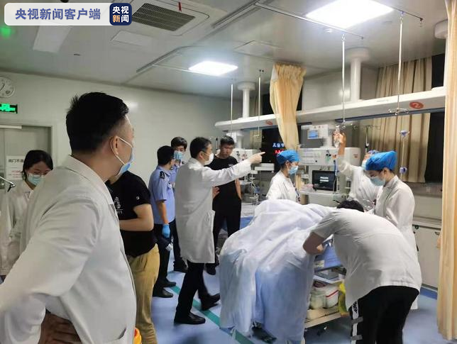 南京警方凌晨通报“男子驾车撞人并持刀捅人”案情休闲区蓝鸢梦想 - Www.slyday.coM 南京警方凌晨通报“男子驾车撞人并持刀捅人”案情休闲区蓝鸢梦想 - Www.slyday.coM