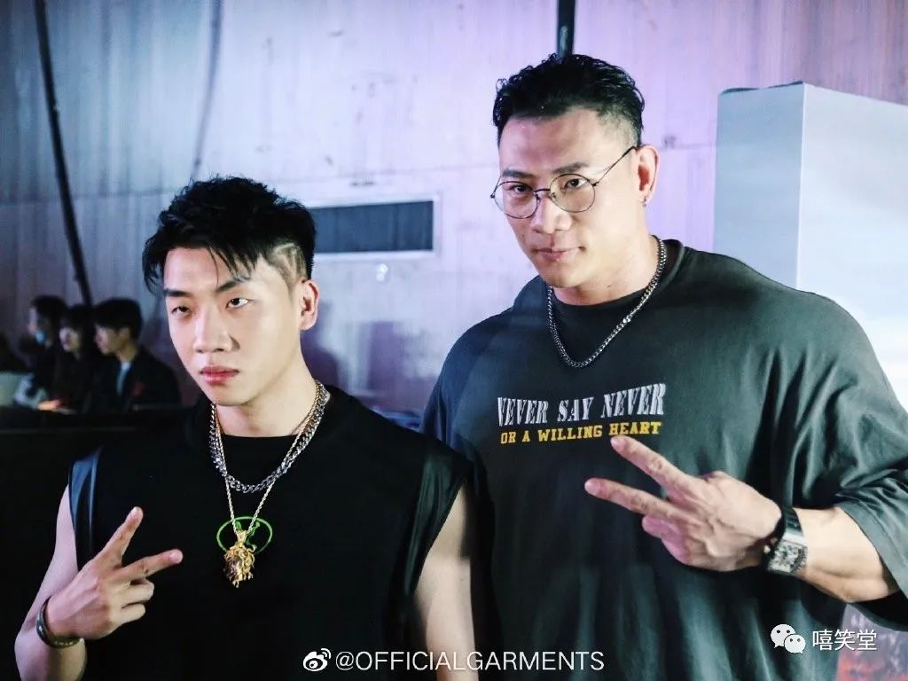 杨和苏现身!"健身猛男"出现在2021奥赛中国站现场